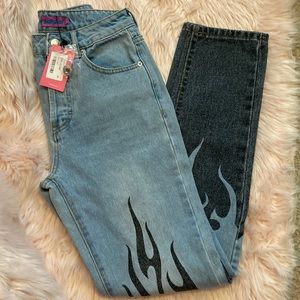 🌟NWT🌟 FLAME 🔥 JEANS